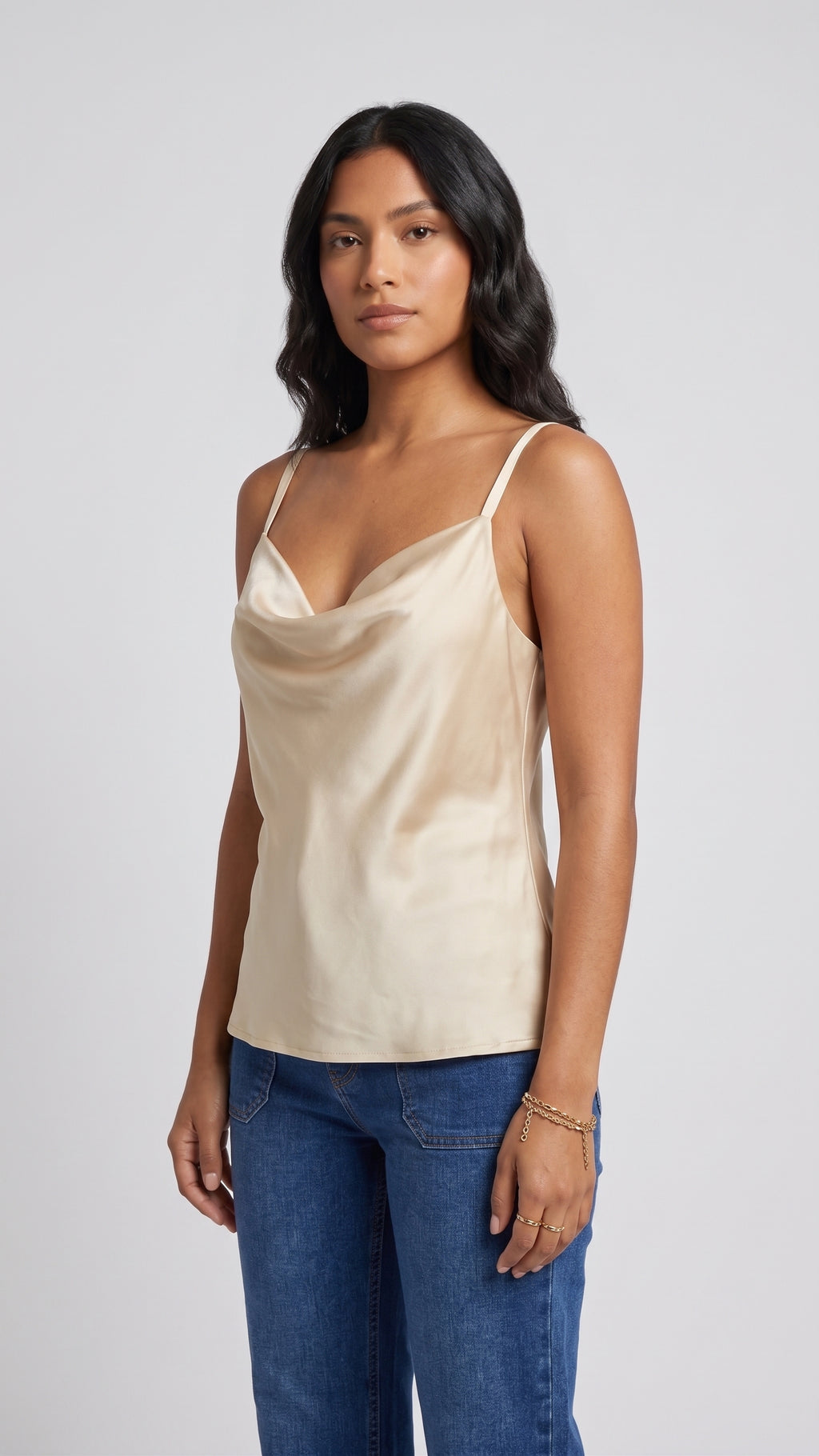 Blusa Lencera Satinada con Cuello Drapeado
