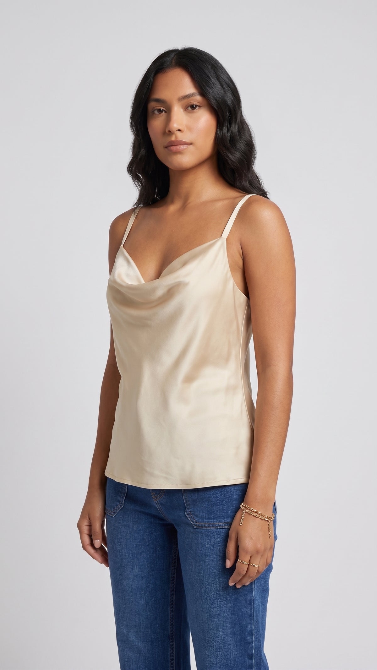 Blusa Lencera Satinada con Cuello Drapeado