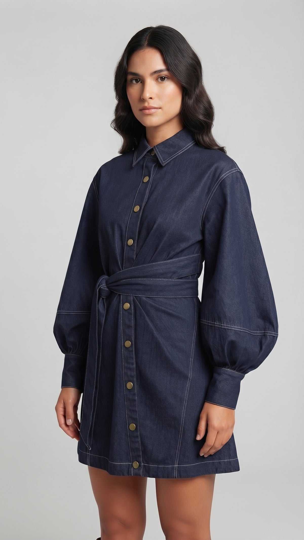 Vestido de Denim Oscuro con Mangas Abullonadas