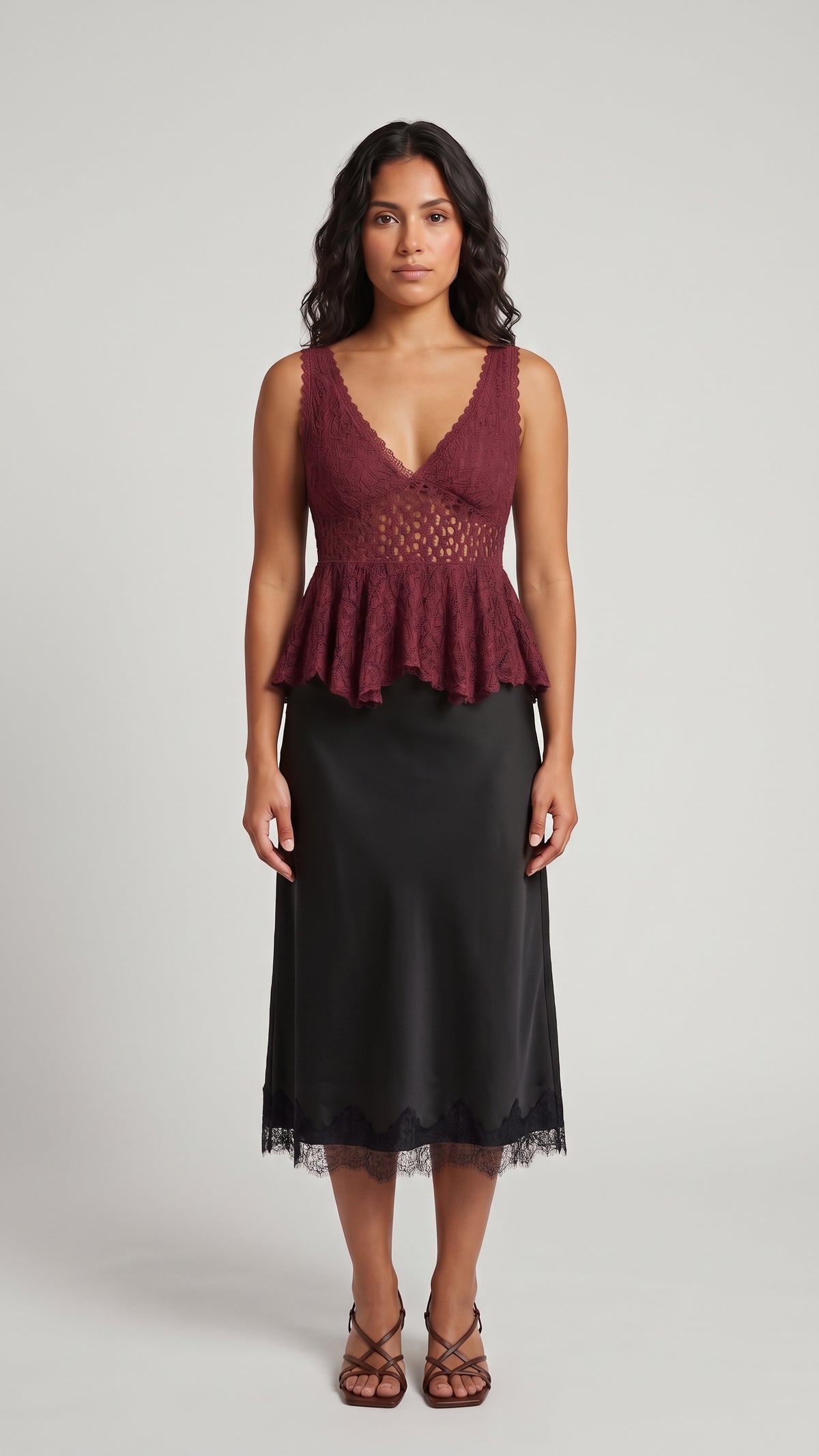 Blusa Peplum de Encaje Floral con Espalda Fruncida