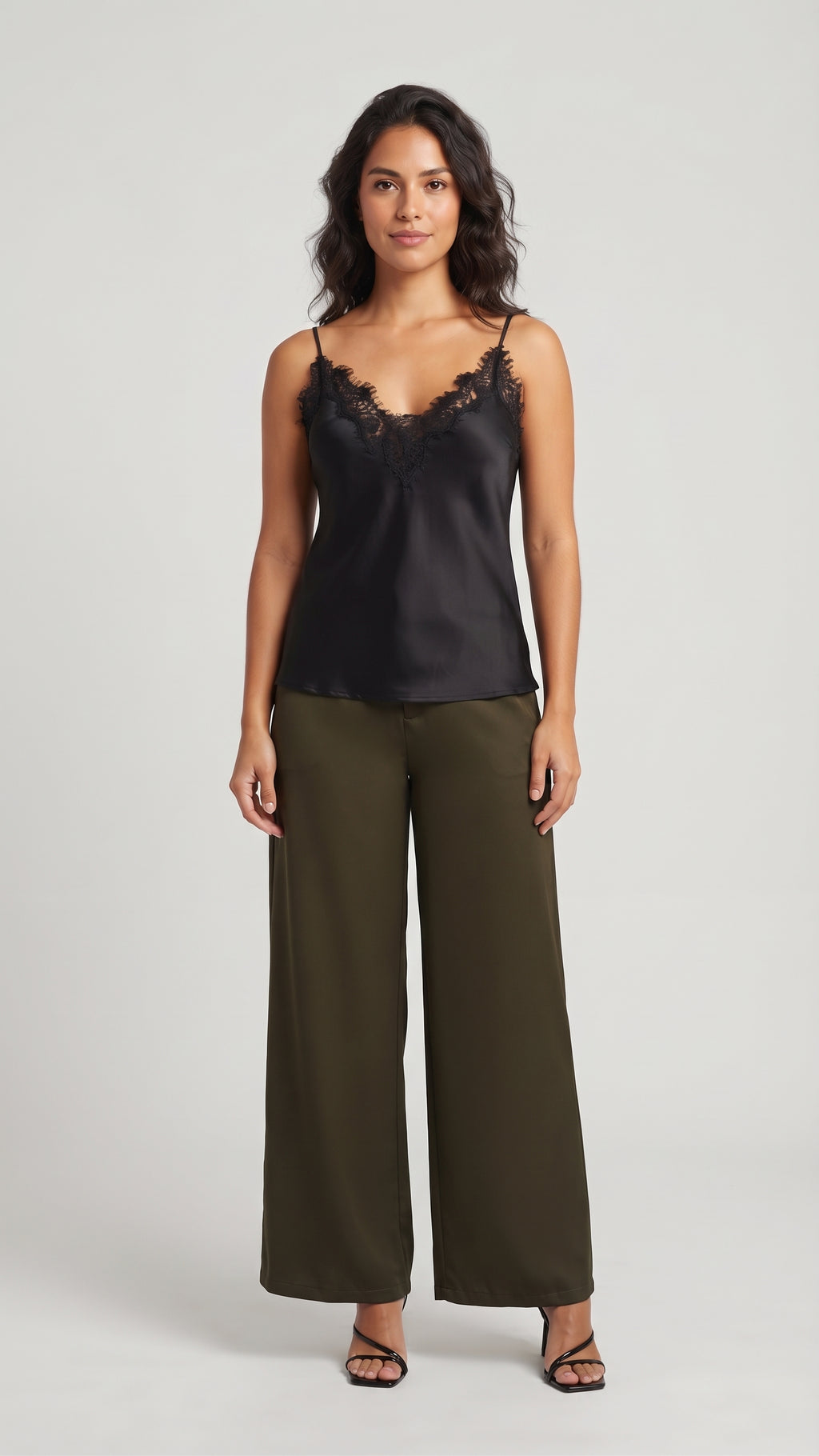 Blusa Lencera Satinada con Ribete de Encaje