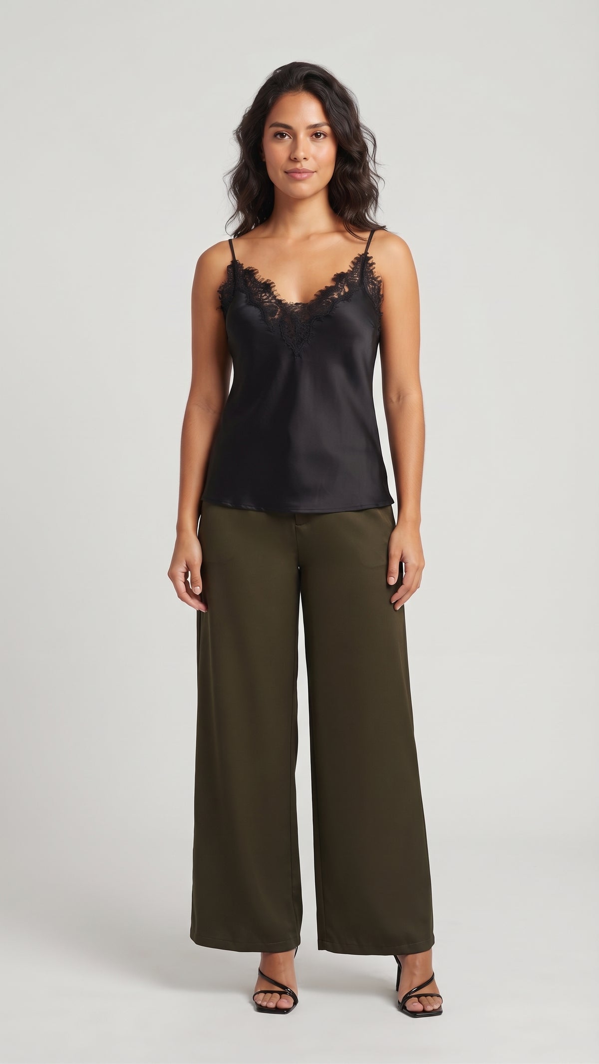 Blusa Lencera Satinada con Ribete de Encaje