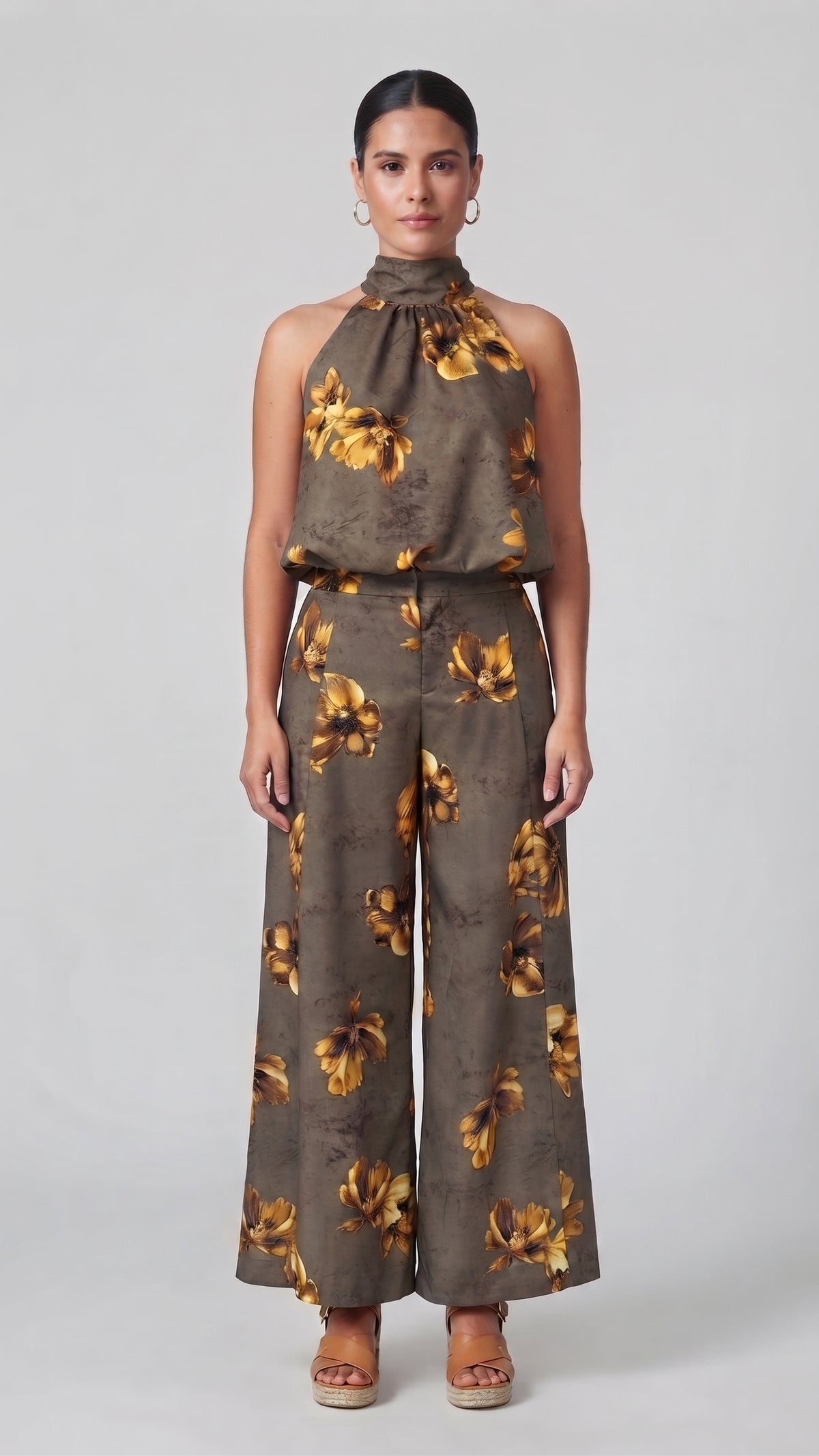 Conjunto Top Halter y Pantalón Wide-Leg con Estampado Floral