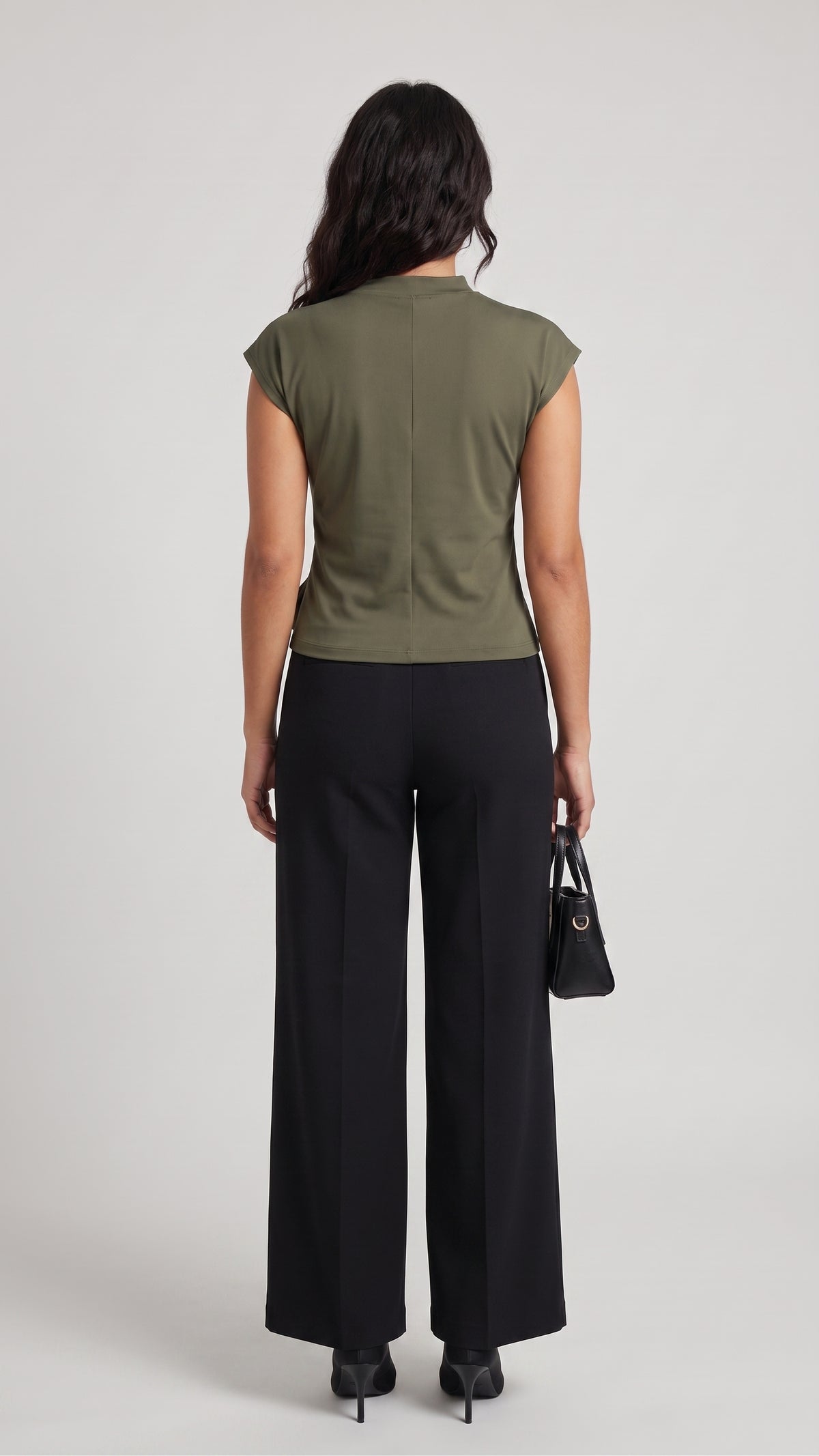 Blusa con Cuello Alto y Lazo Lateral