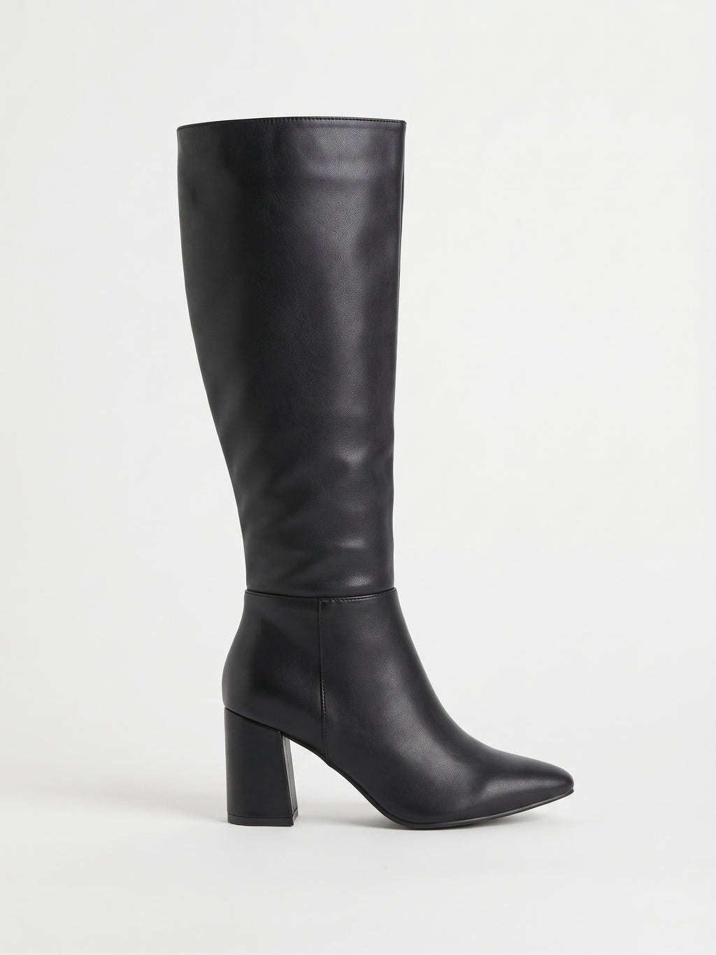 Botas Altas de Tacón Ancho en Negro Clásico