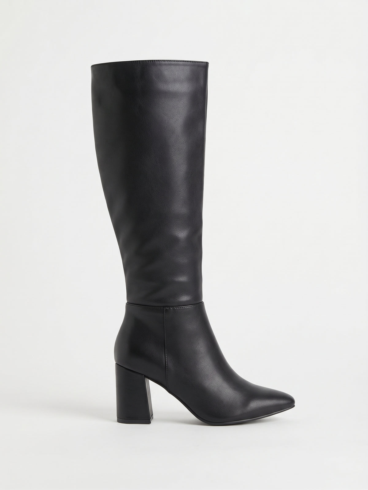 Botas Altas de Tacón Ancho en Negro Clásico