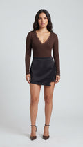 Falda Short de Satin con Ribete de Encaje