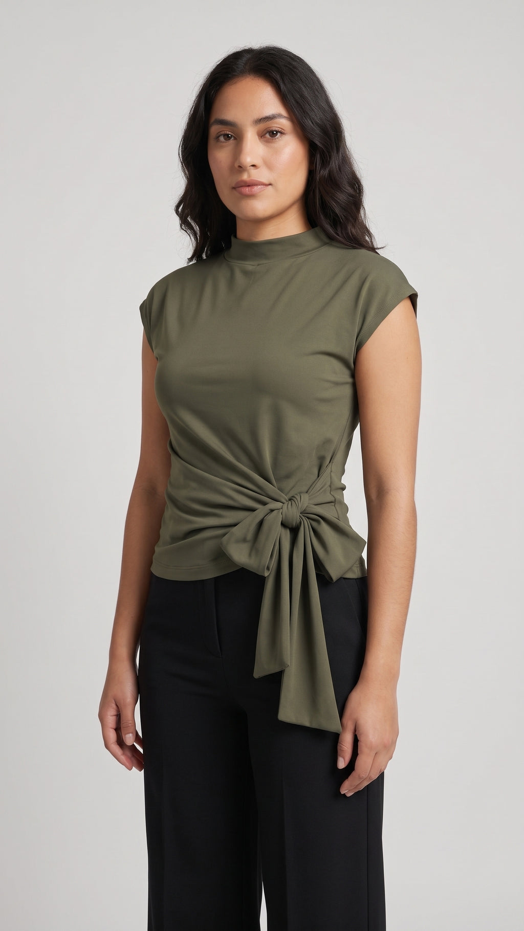 Blusa con Cuello Alto y Lazo Lateral