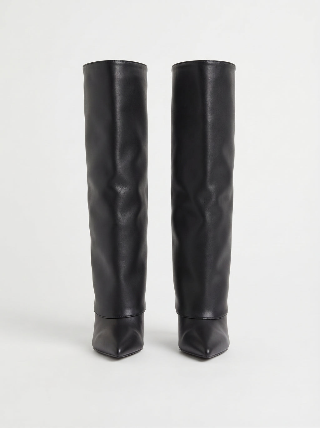 Botas Altas Slouchy de Tacón Fino en Negro