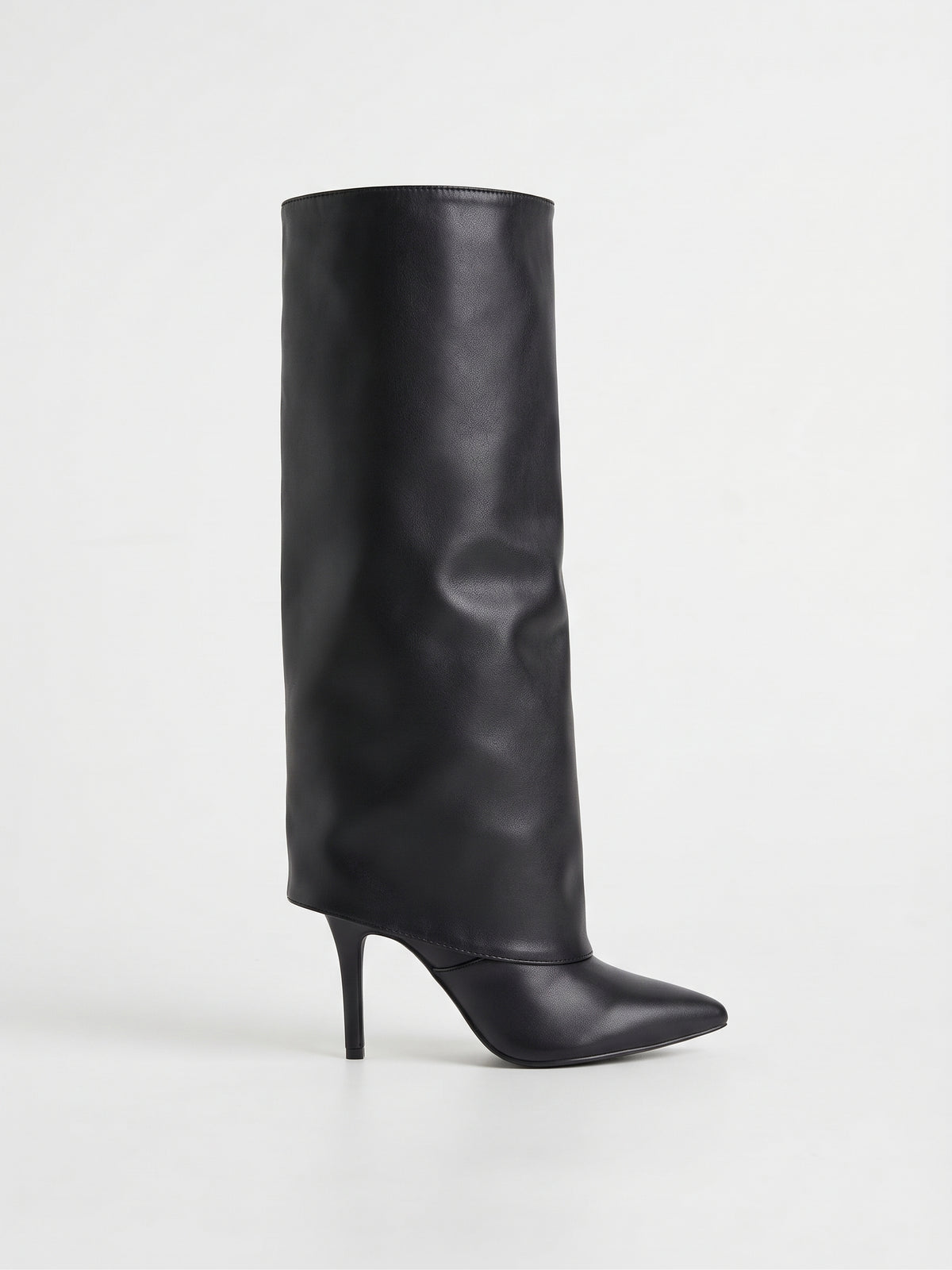 Botas Altas Slouchy de Tacón Fino en Negro
