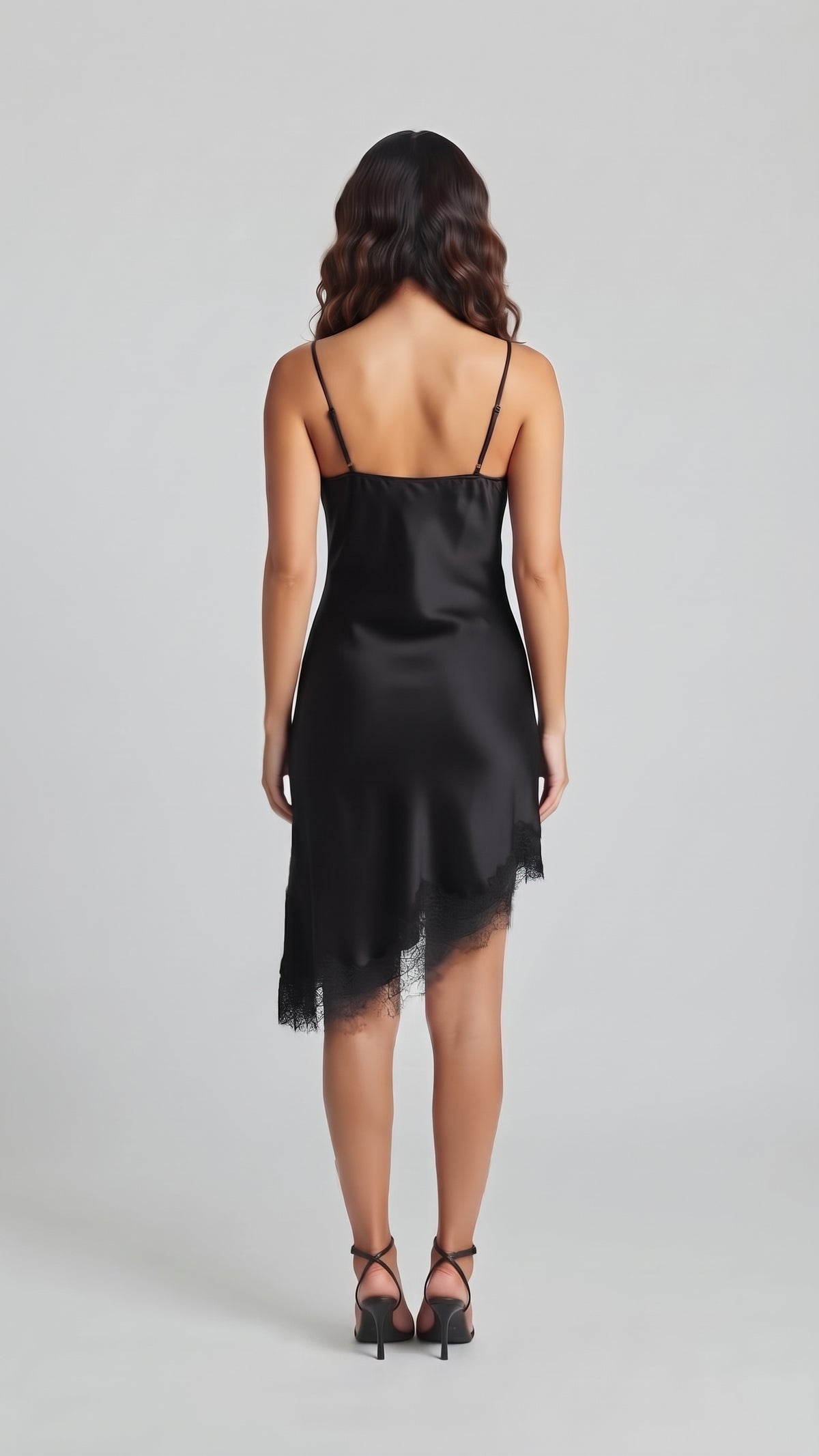 Vestido Lencero Satinado con Encaje Asimétrico