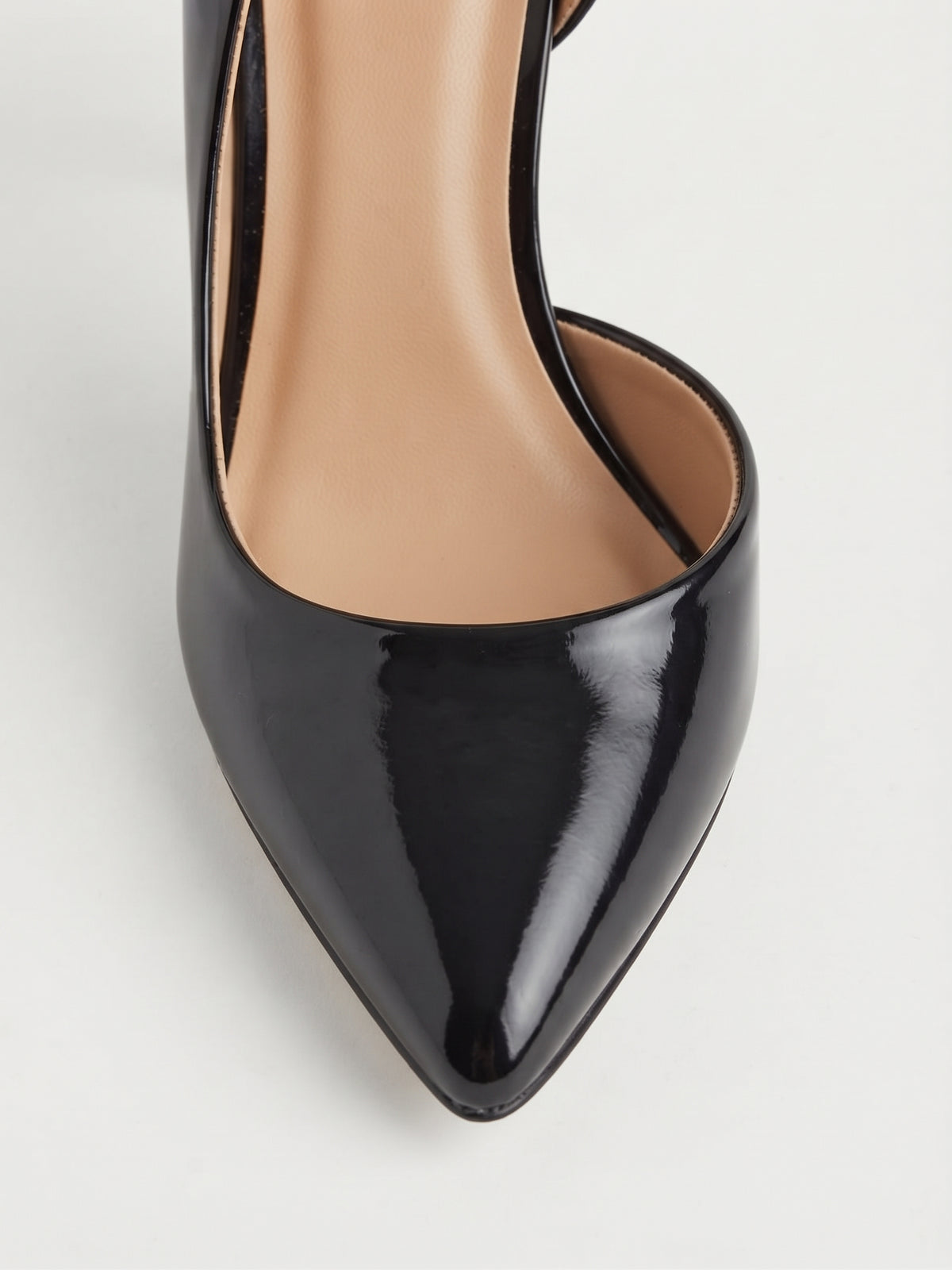 Zapatilla de Tacón Alto Negra de Charol