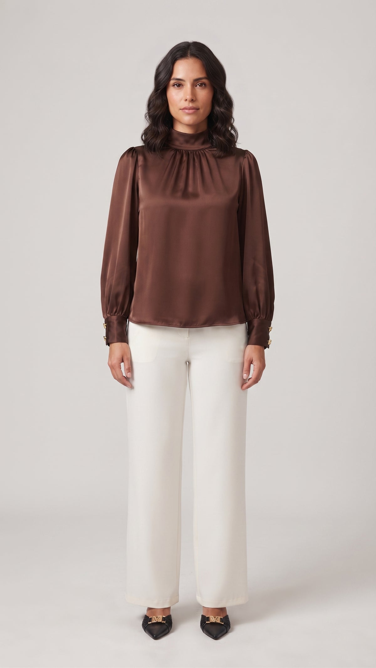 Blusa de Satin con Cuello Alto Fruncido