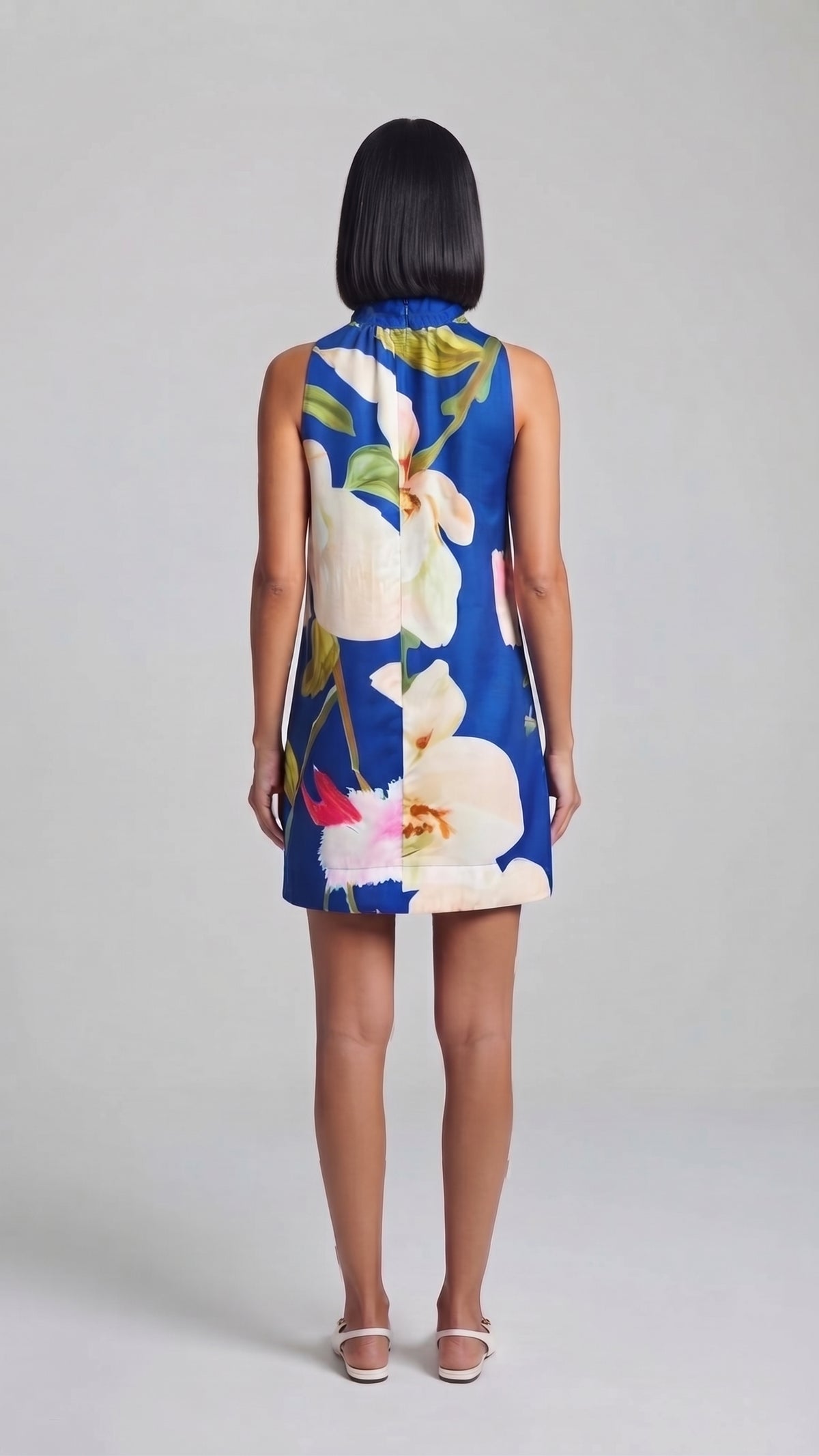 Vestido Satinado con Estampado Floral y Lazo al Cuello