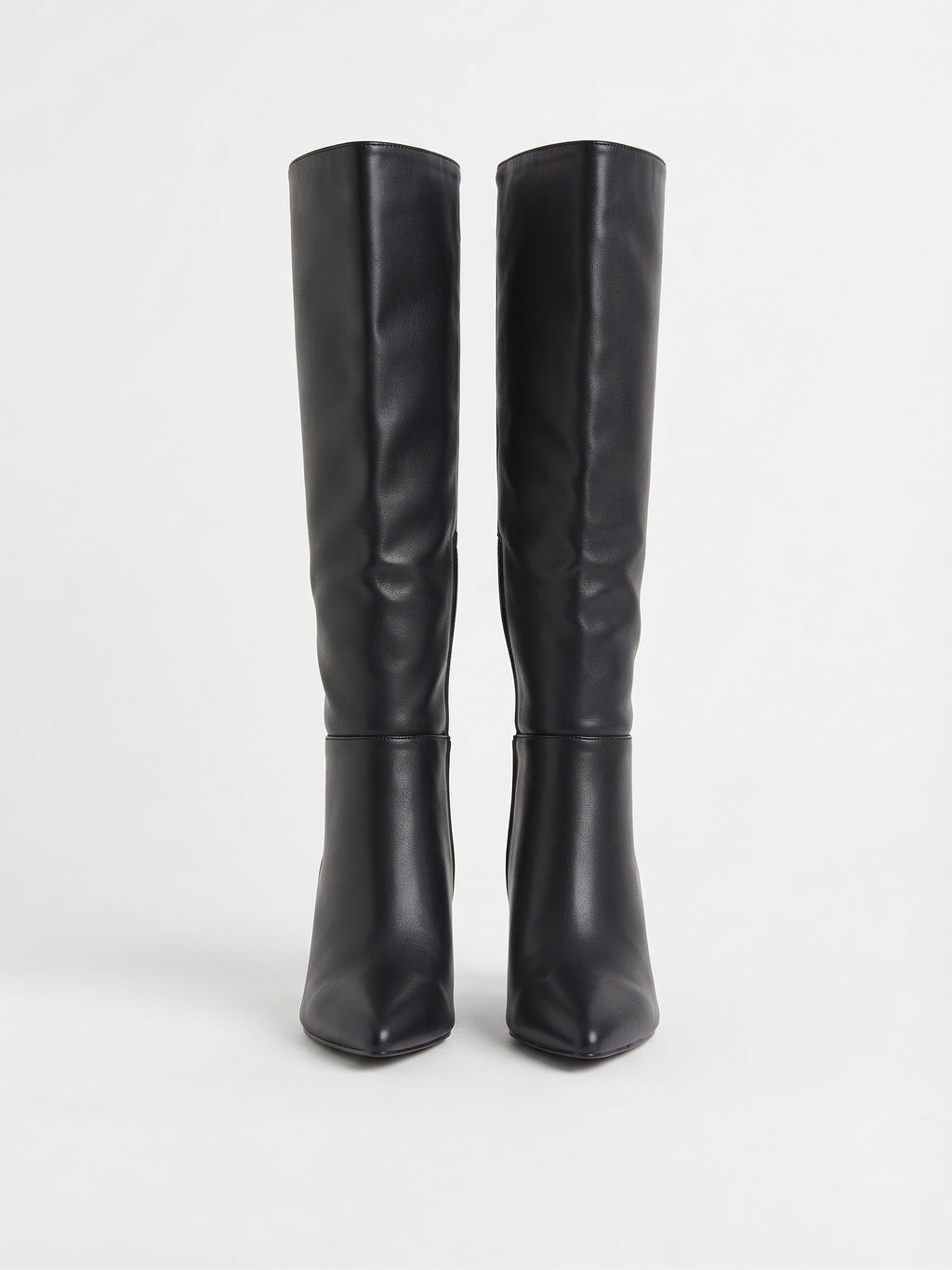 Botas Altas de Tacón Ancho en Negro Clásico