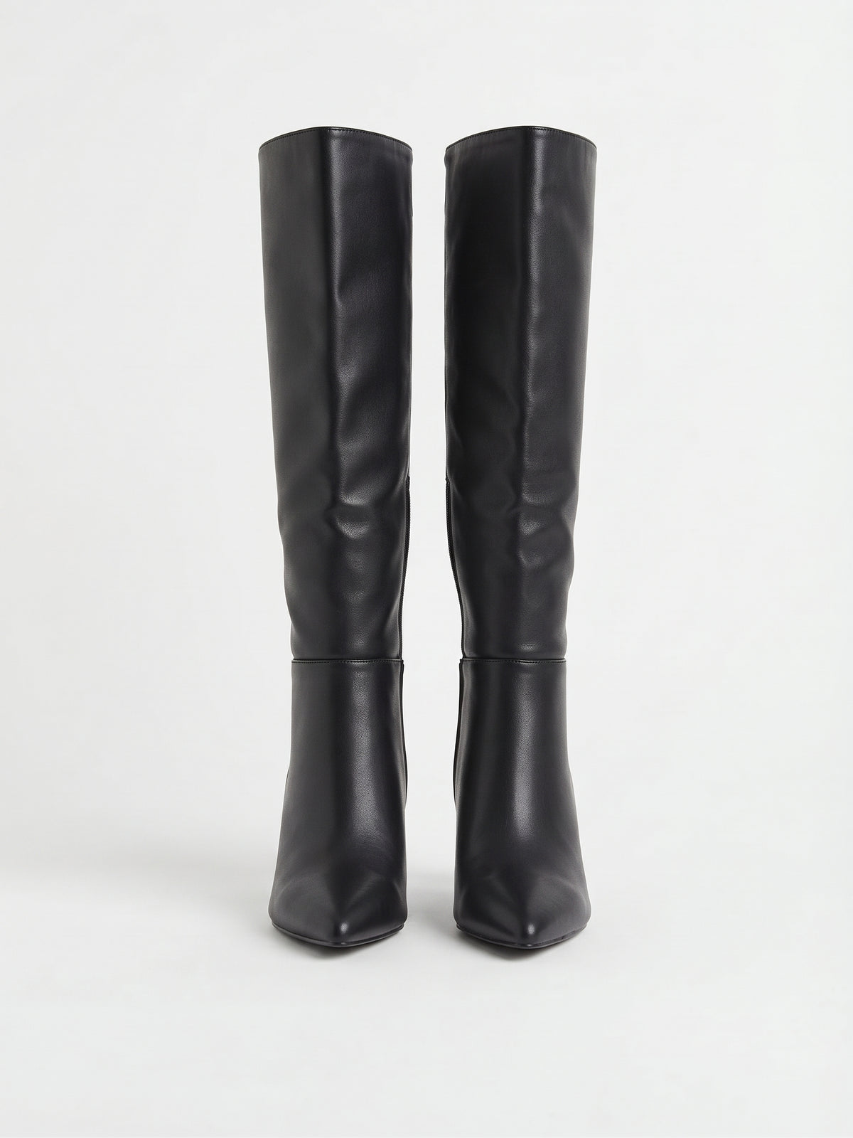 Botas Altas de Tacón Ancho en Negro Clásico