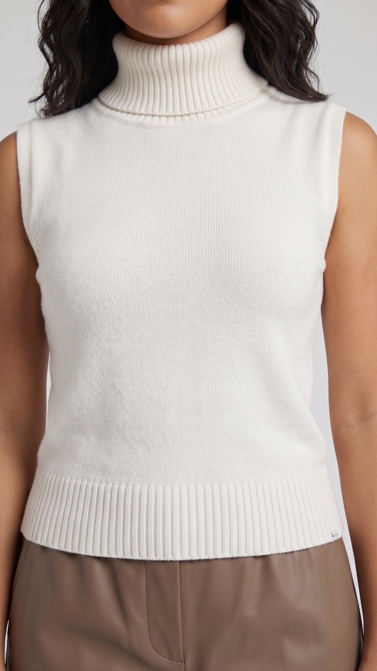 Top de Punto sin Mangas con Cuello Alto