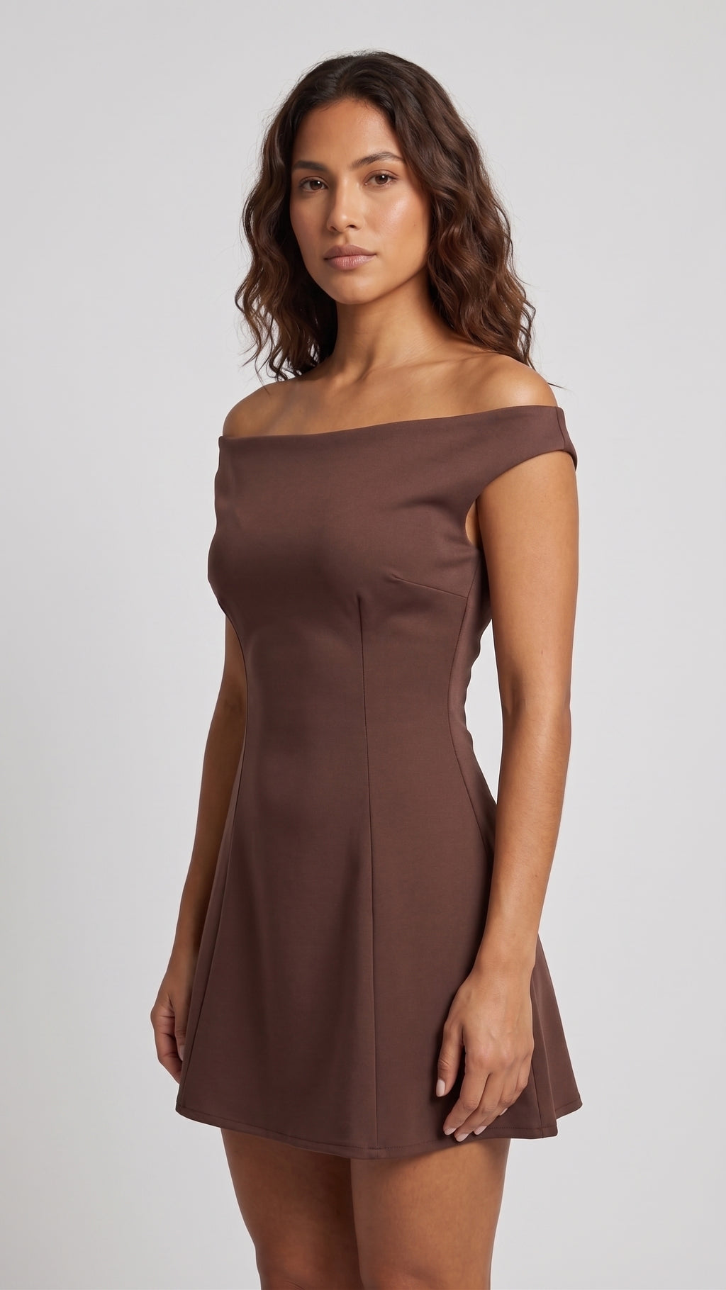 Vestido Mini con Escote Hombros Caídos