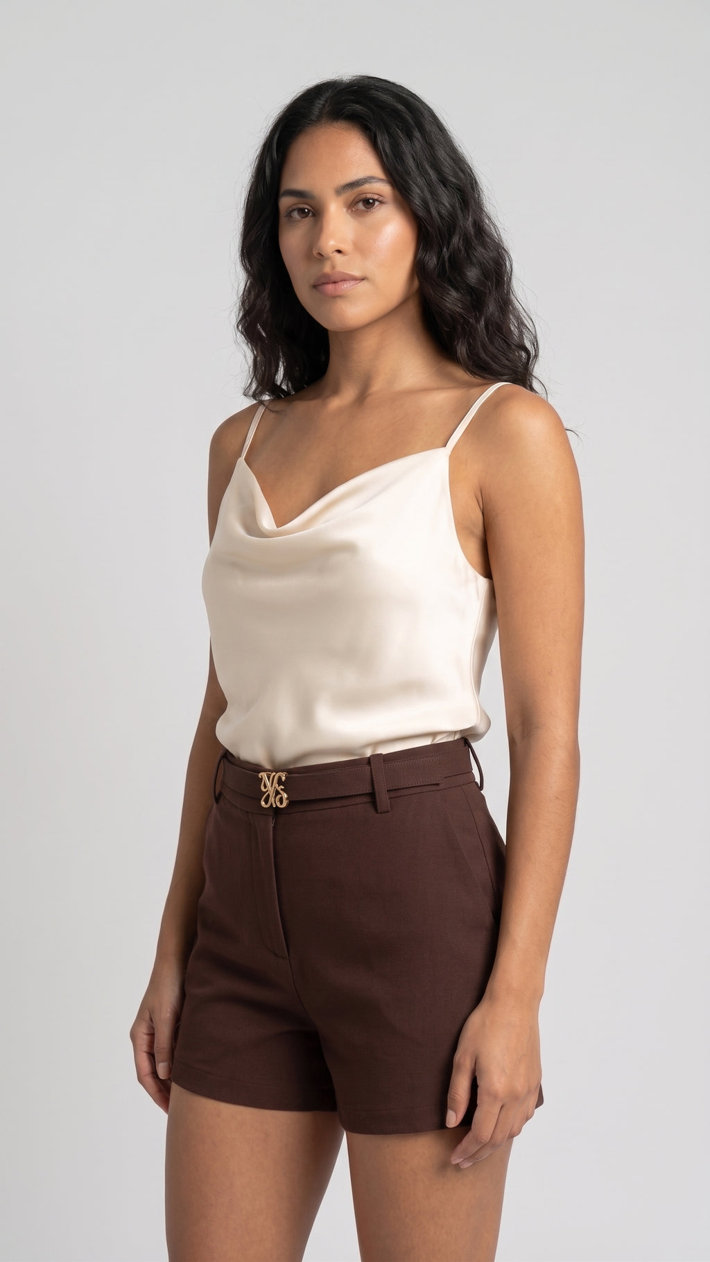 Short Sastre con Detalle de Hebilla Dorada
