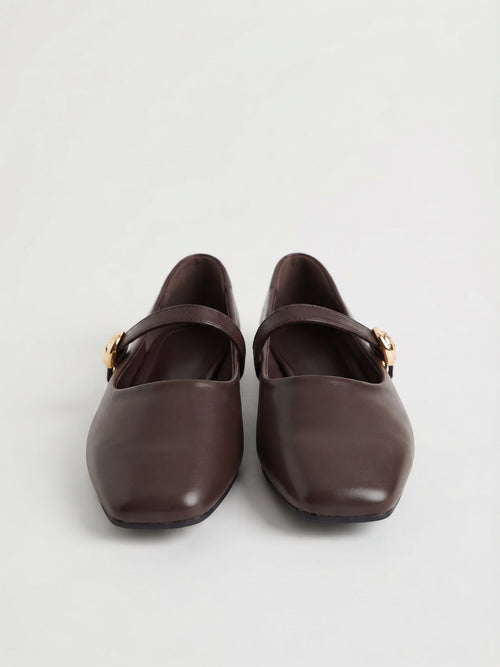 Ballerinas Planas Marrones con Detalle de Botón Dorado