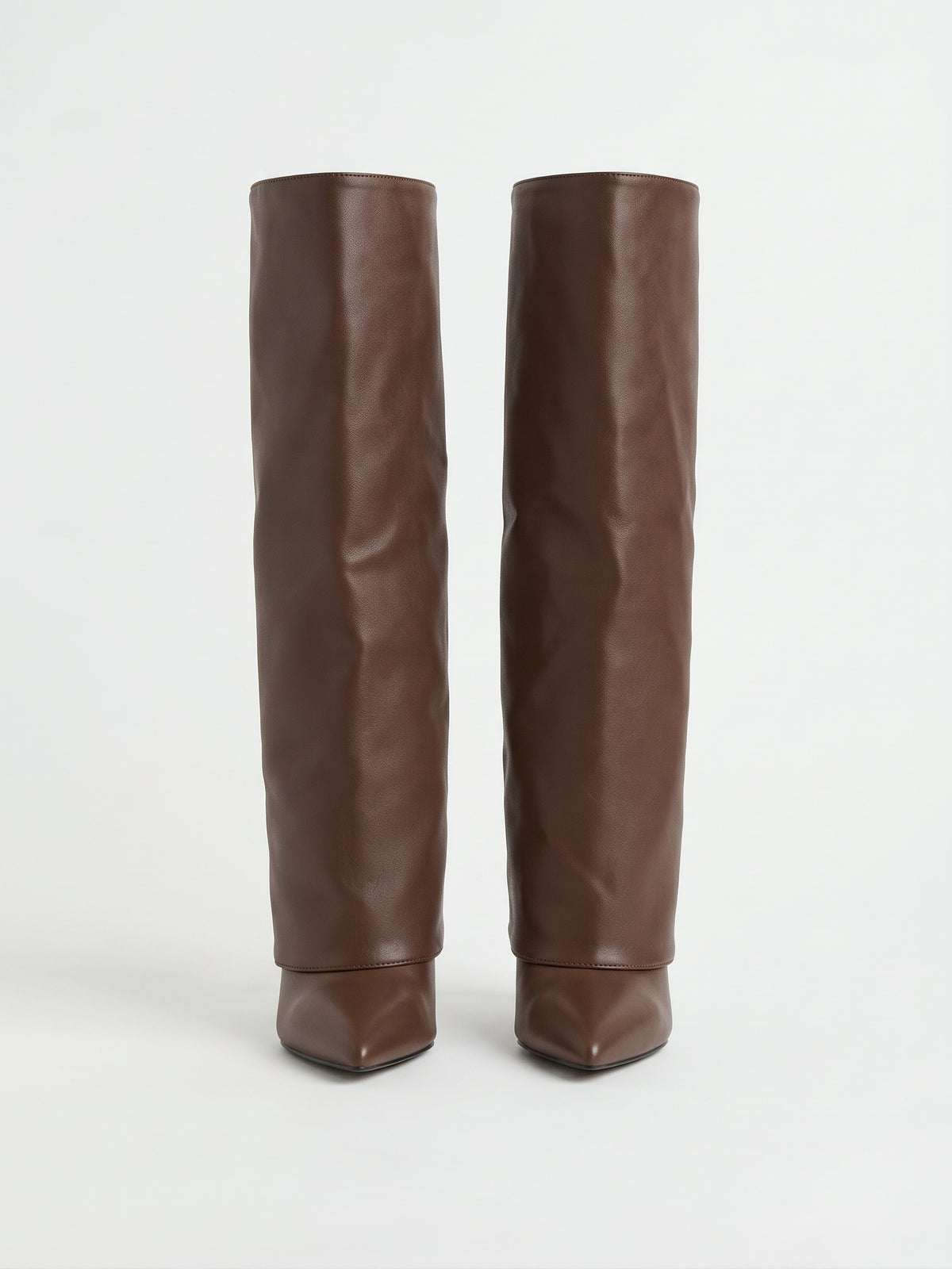 Botas Altas Slouchy de Tacón Fino en Café
