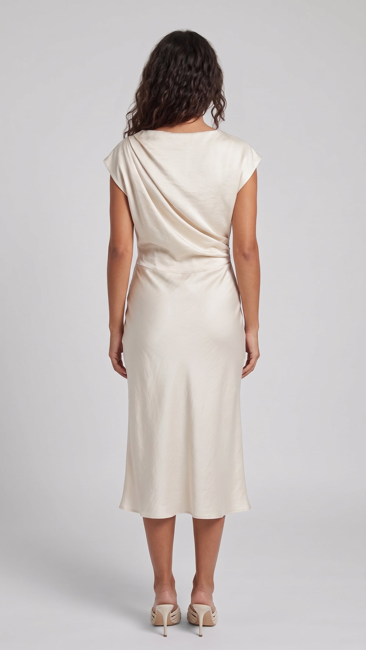 Vestido Midi Satinado con Cuello Barco y Nudo Frontal