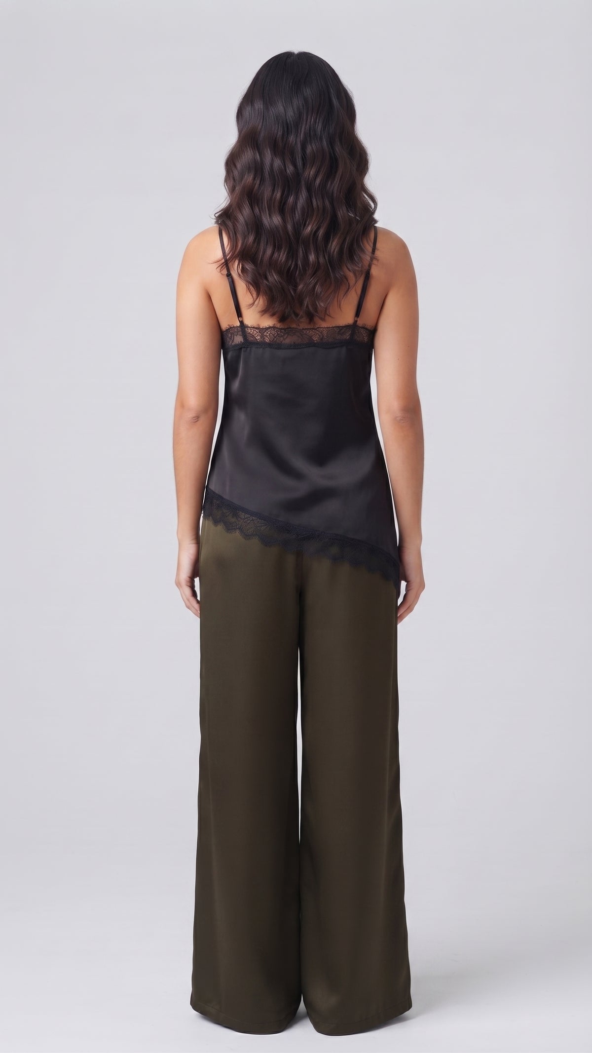 Camisola Asimétrica de Satin y Encaje