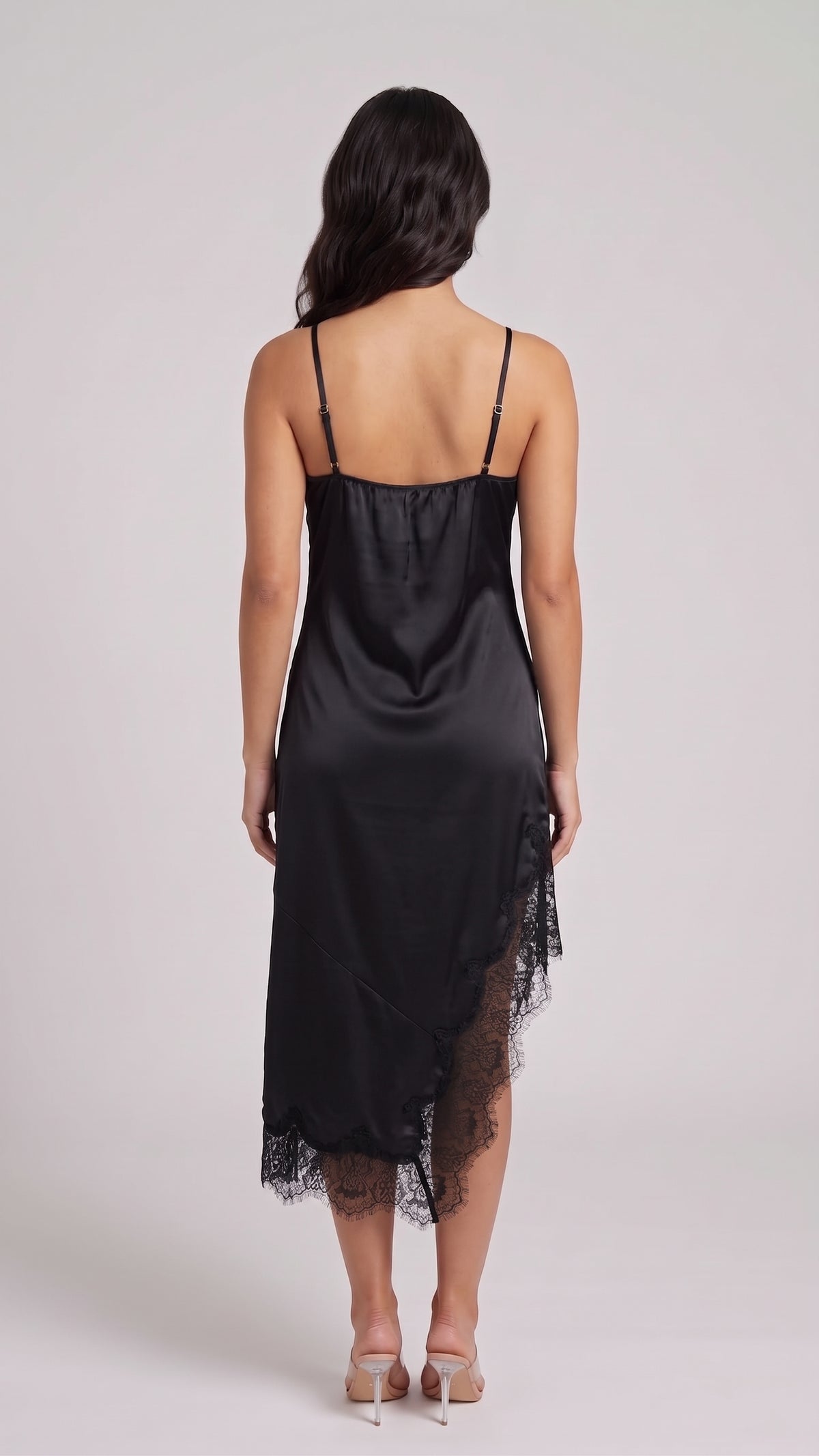 Vestido Lencero Satinado con Encaje Asimétrico