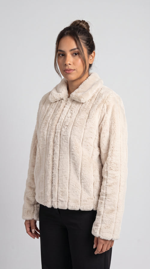 Abrigo Corto de Pelo Sintético