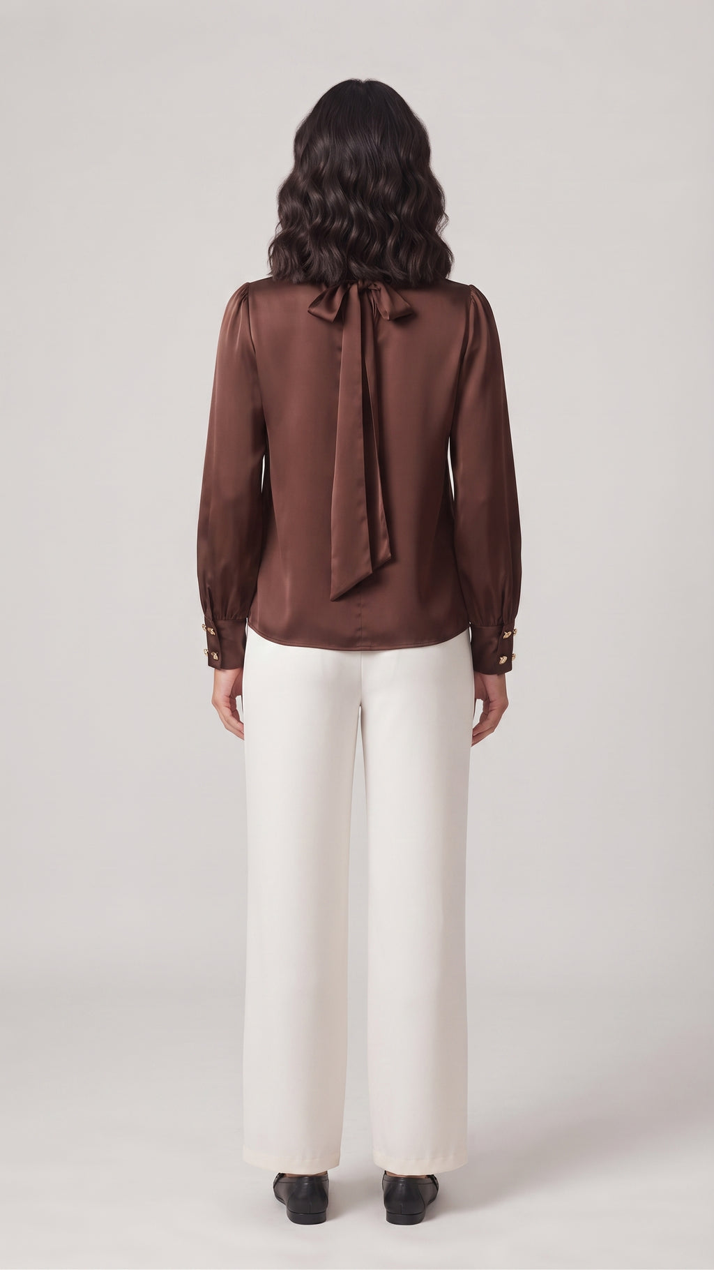 Blusa de Satin con Cuello Alto Fruncido
