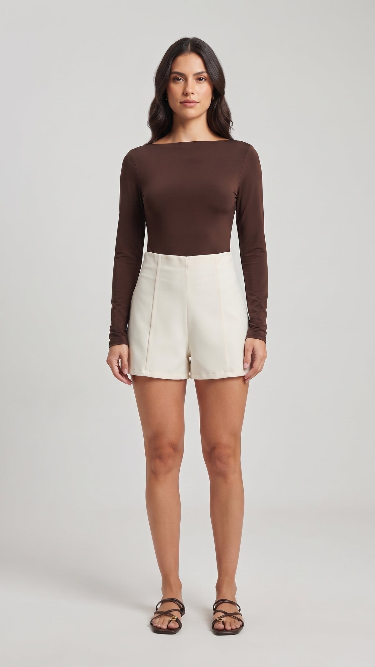 Short Sastre de Tiro Alto con Costuras Estilizadas